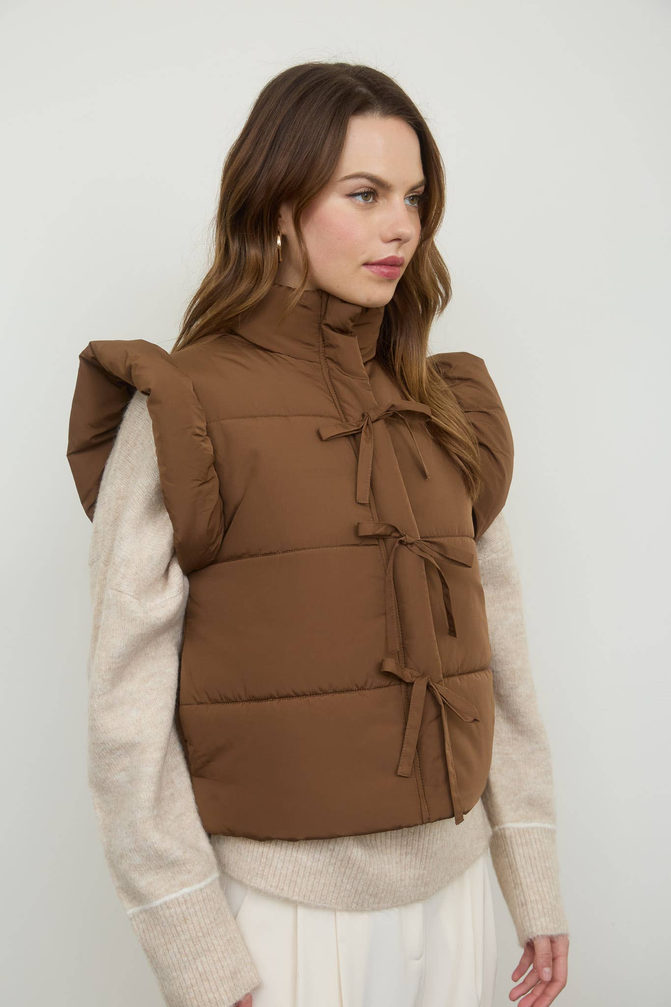 FLUTTER SLEEVE BOW DETAIL ZIP-UP PUFFER VEST