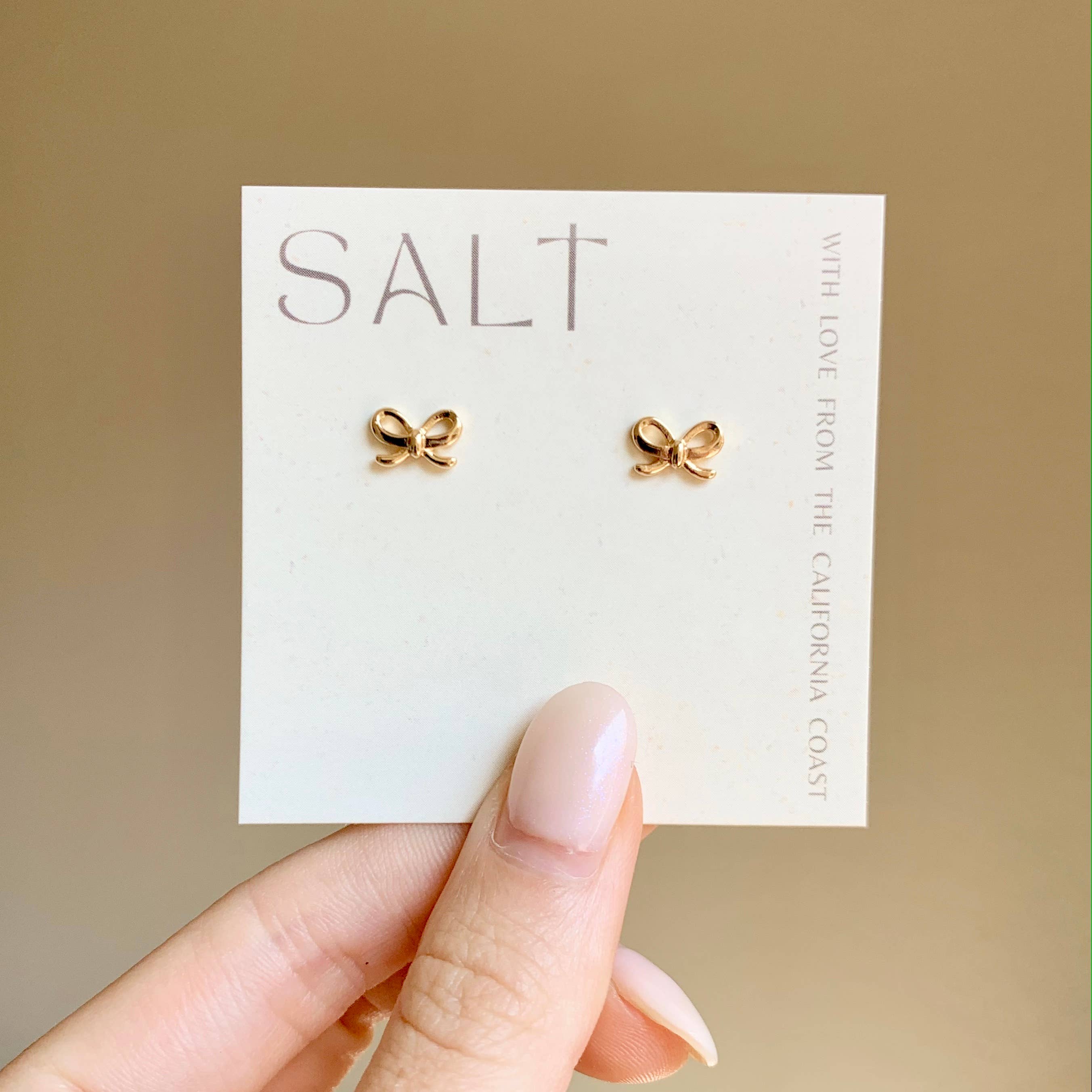 BOW STUDS | 18k gold | dainty stud earrings