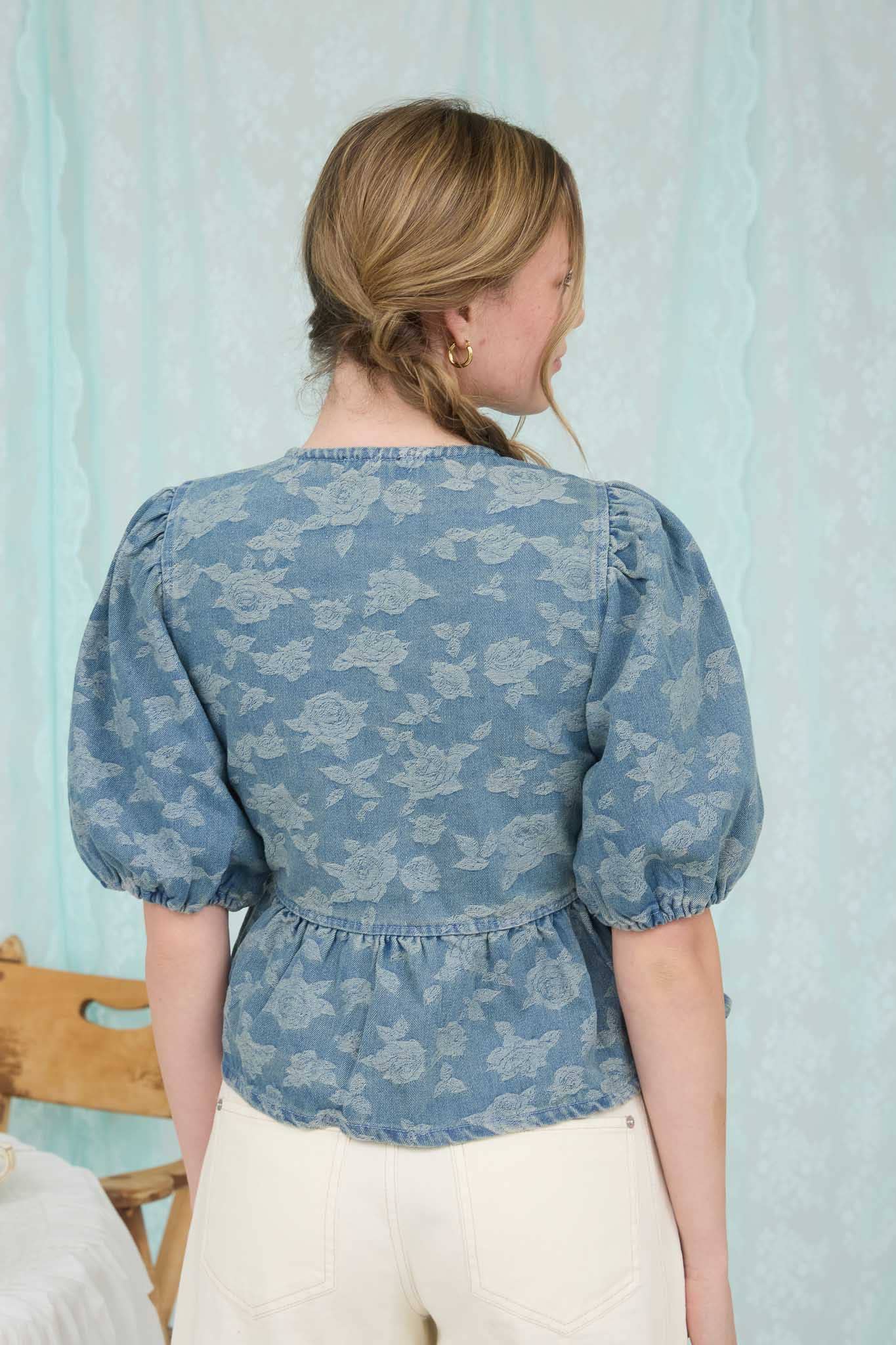 ROSE PATTERN FRONT TIE PUFF SLEEVE DENIM TOP