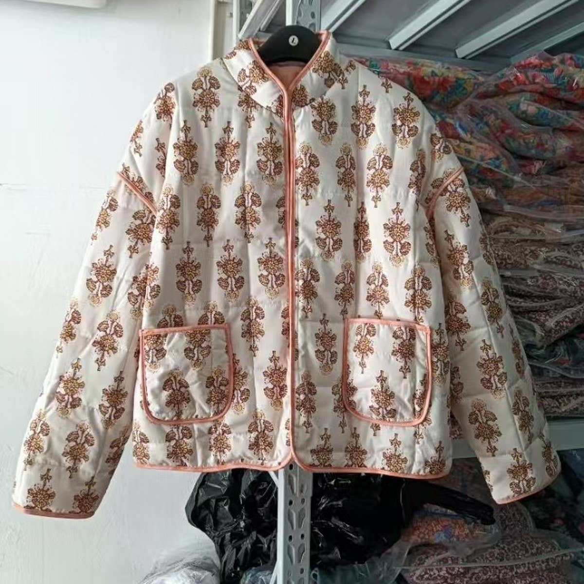 COLOR BLOCK FLORAL PRINT QUILTED JACKETS