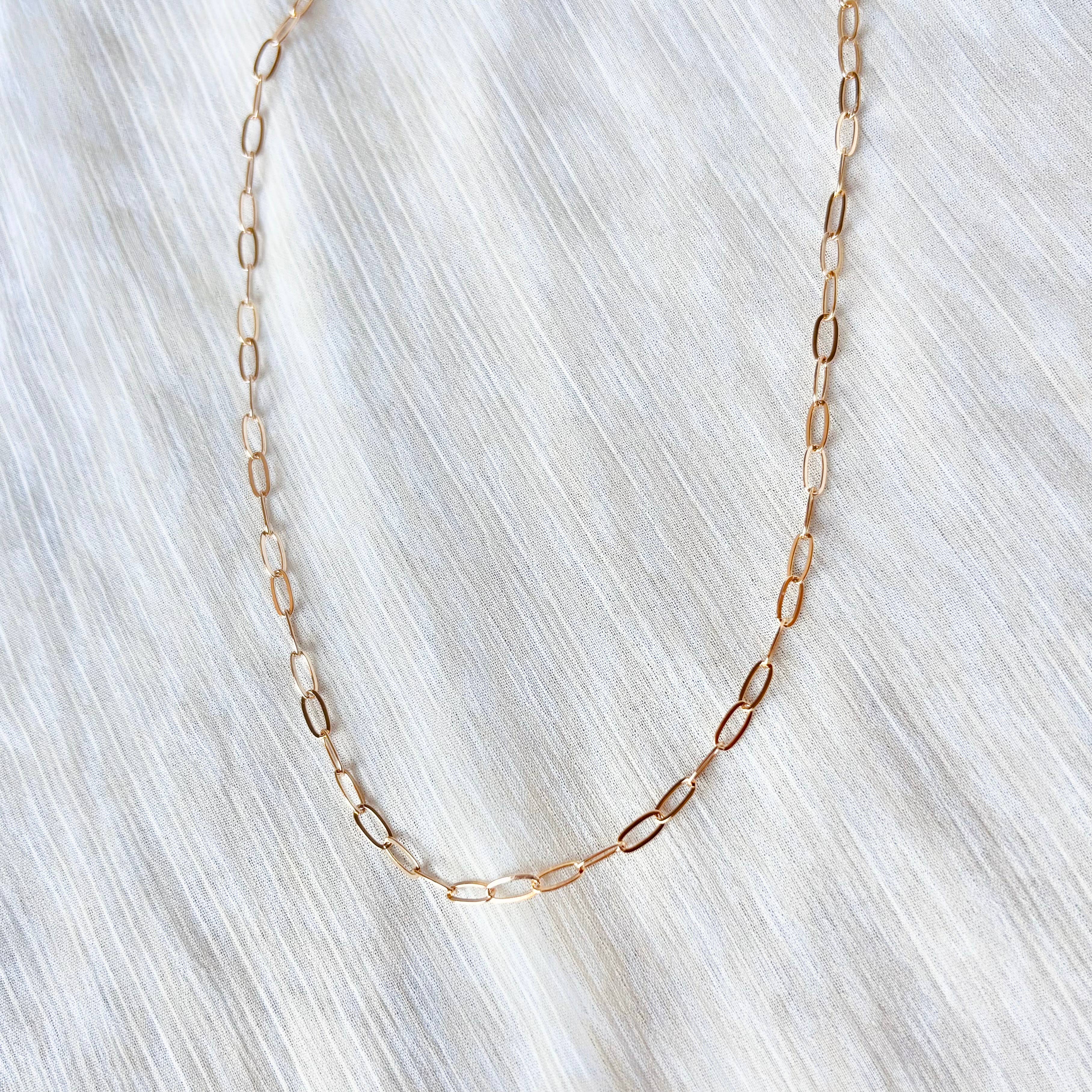 RECTANGLE BOX CHAIN | 18k gold paperclip chain
