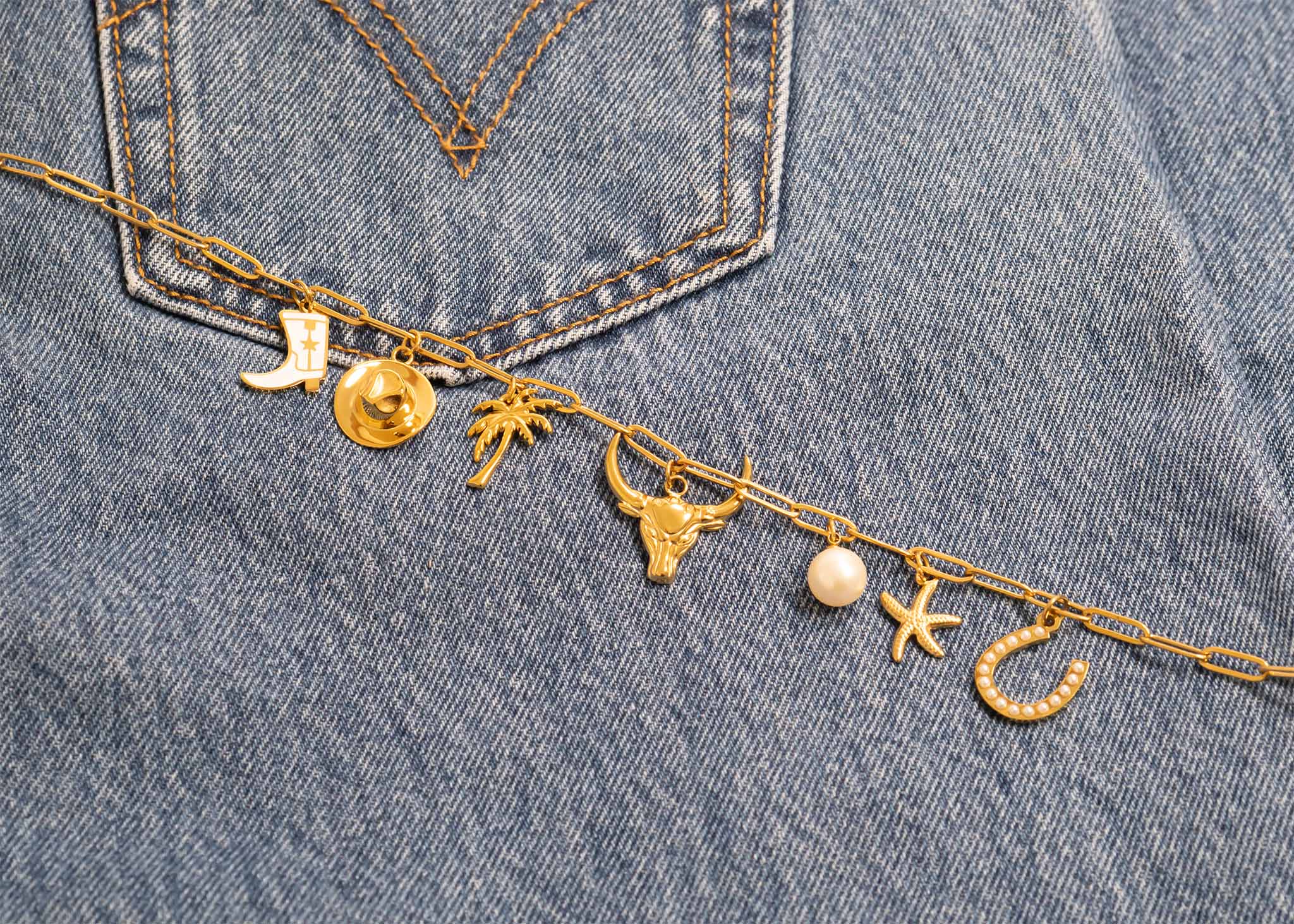 18K Gold Stainless Steel Pearl Beaded Horseshoe Charm