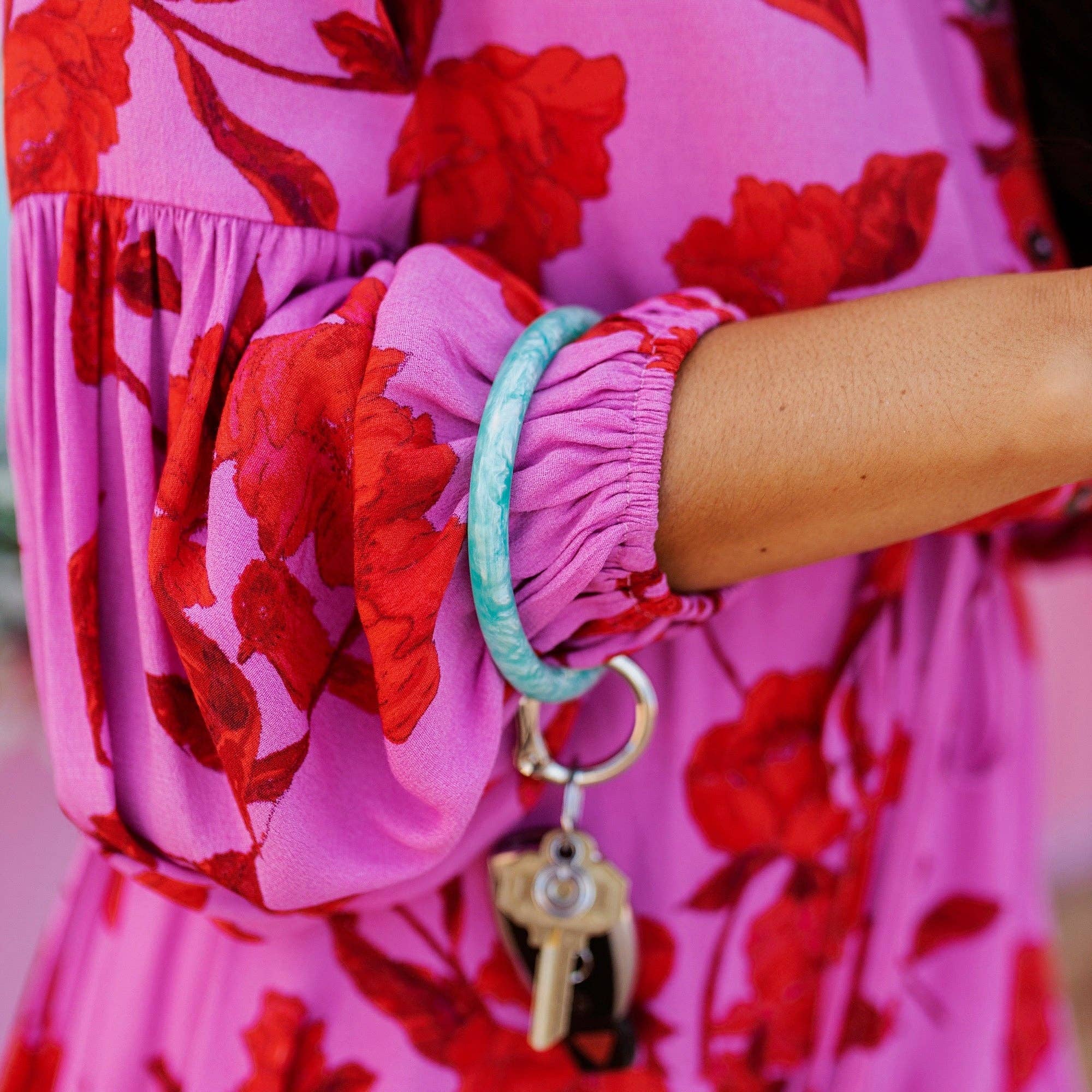 Resin Big O® Bracelet Keychain - In The Pool