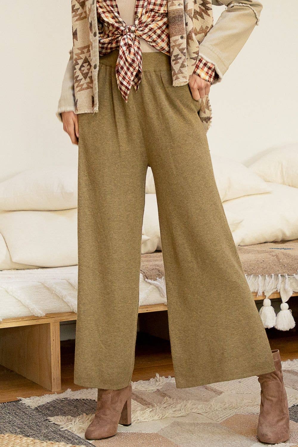19576 Wide Leg Sweater Pants