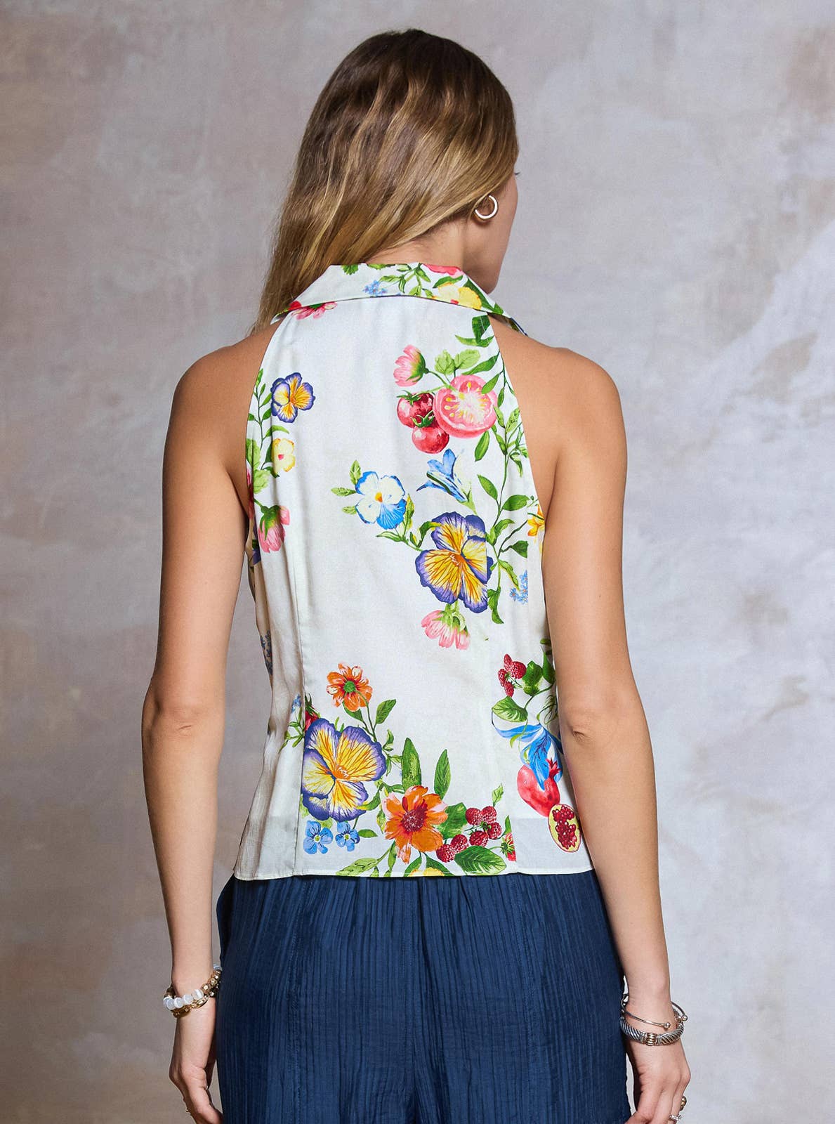 Floral Printed Halter-Neck Sleeveless Blouse