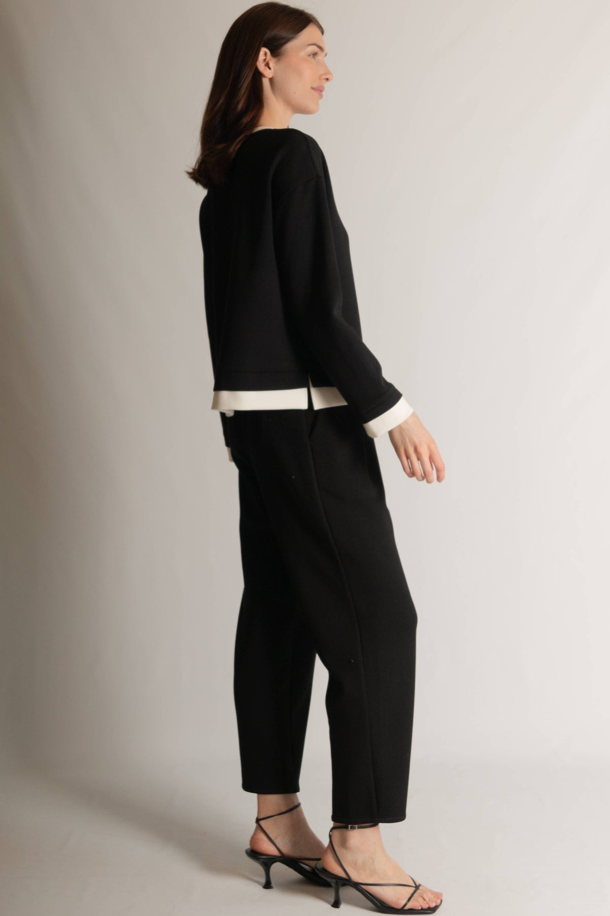 P. CILL Butter Modal Contrast Border Top
