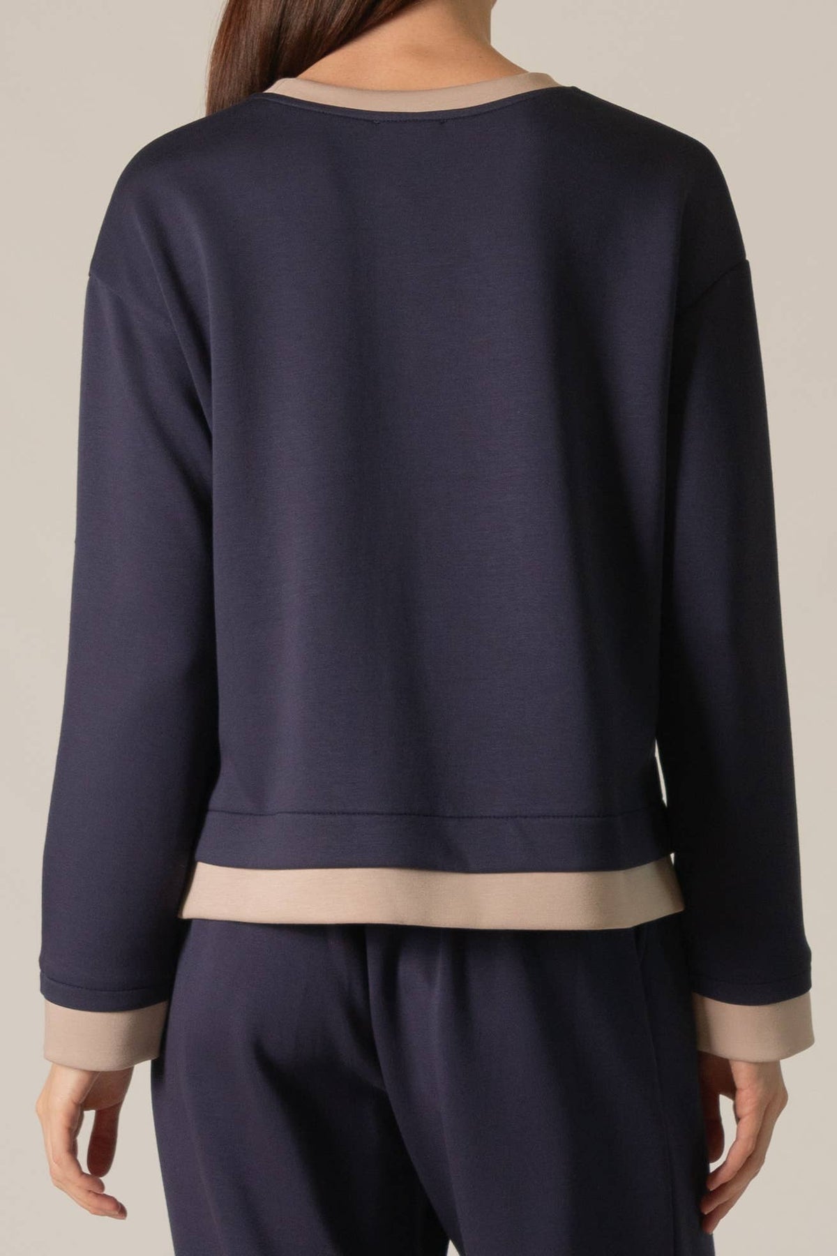 P. CILL Butter Modal Contrast Border Top
