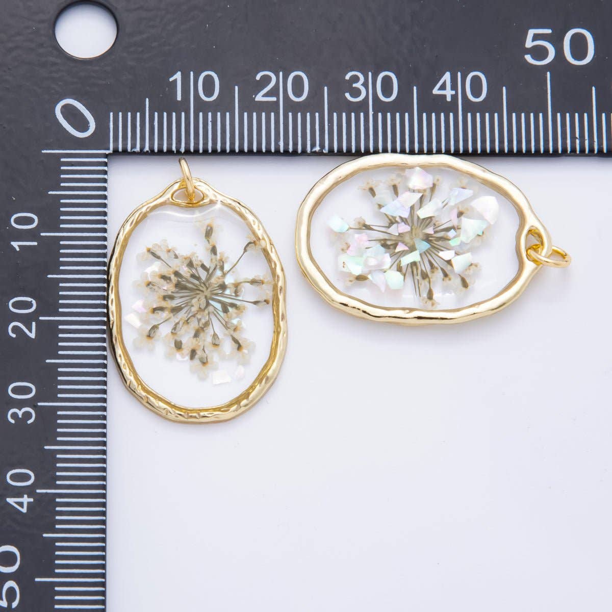 18K Gold Filled 31mm Oval Resin of Wildflower Charm