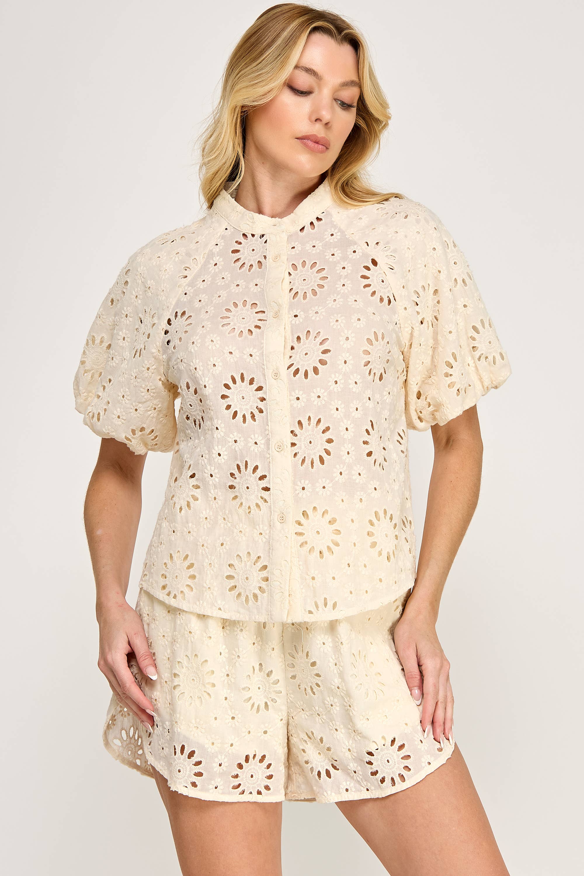 EYELET SHORT SLEEVE BLOUSE