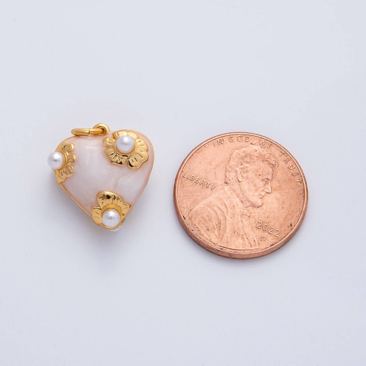 18K Gold Filled 15mm White, Red Shell Pearl Flower Chubby Heart Multidimensional 3D Charm
