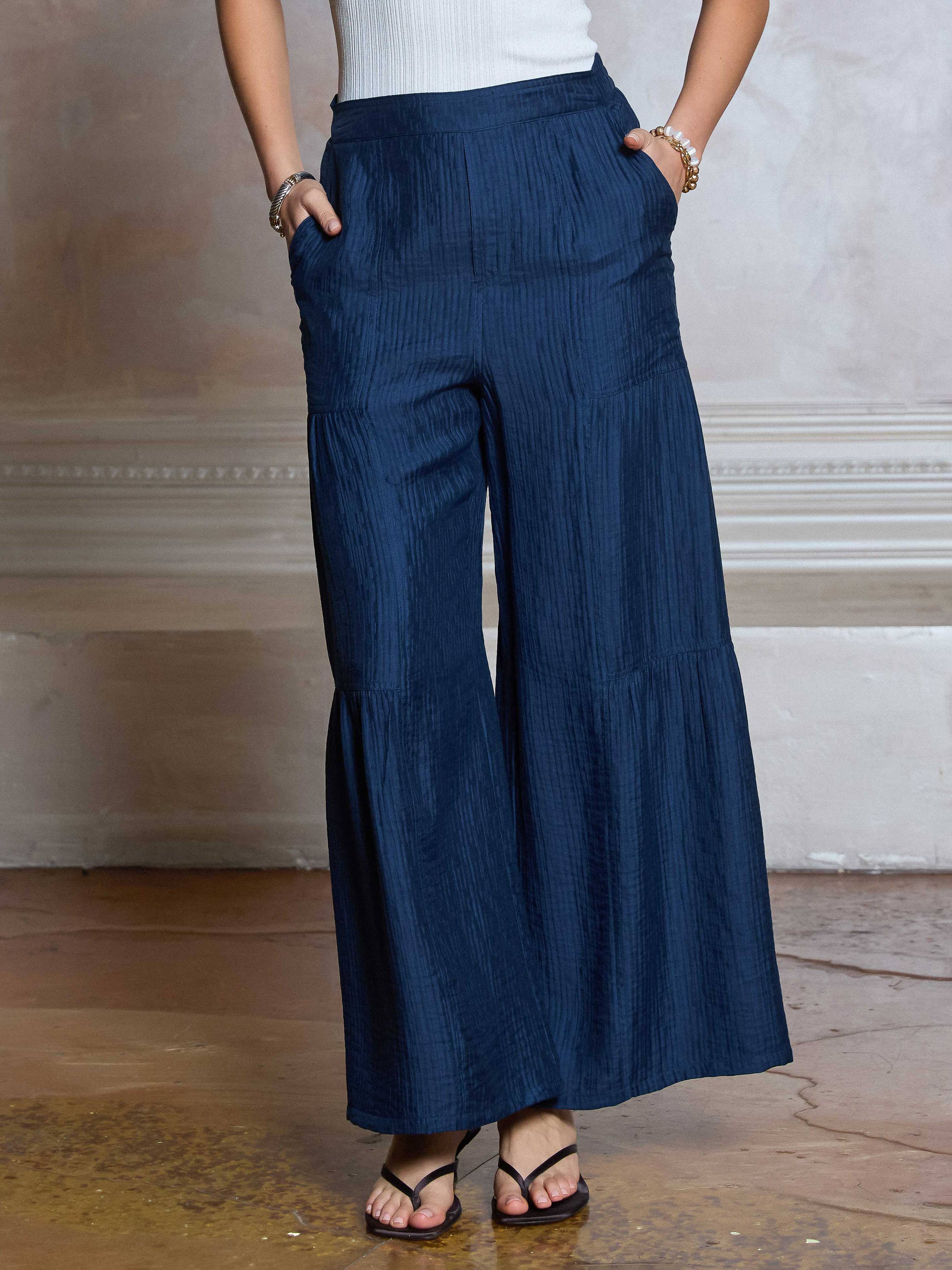 Textured Tiered Wide-leg Pants