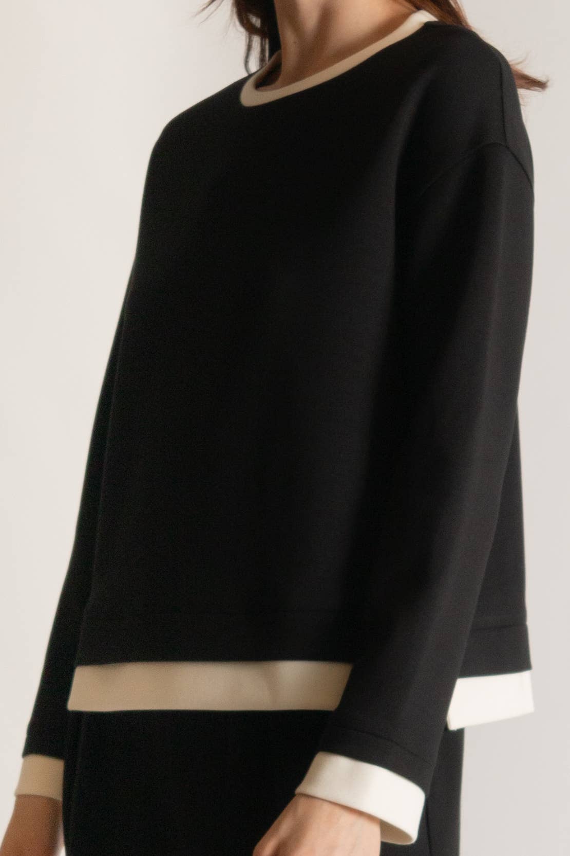 P. CILL Butter Modal Contrast Border Top