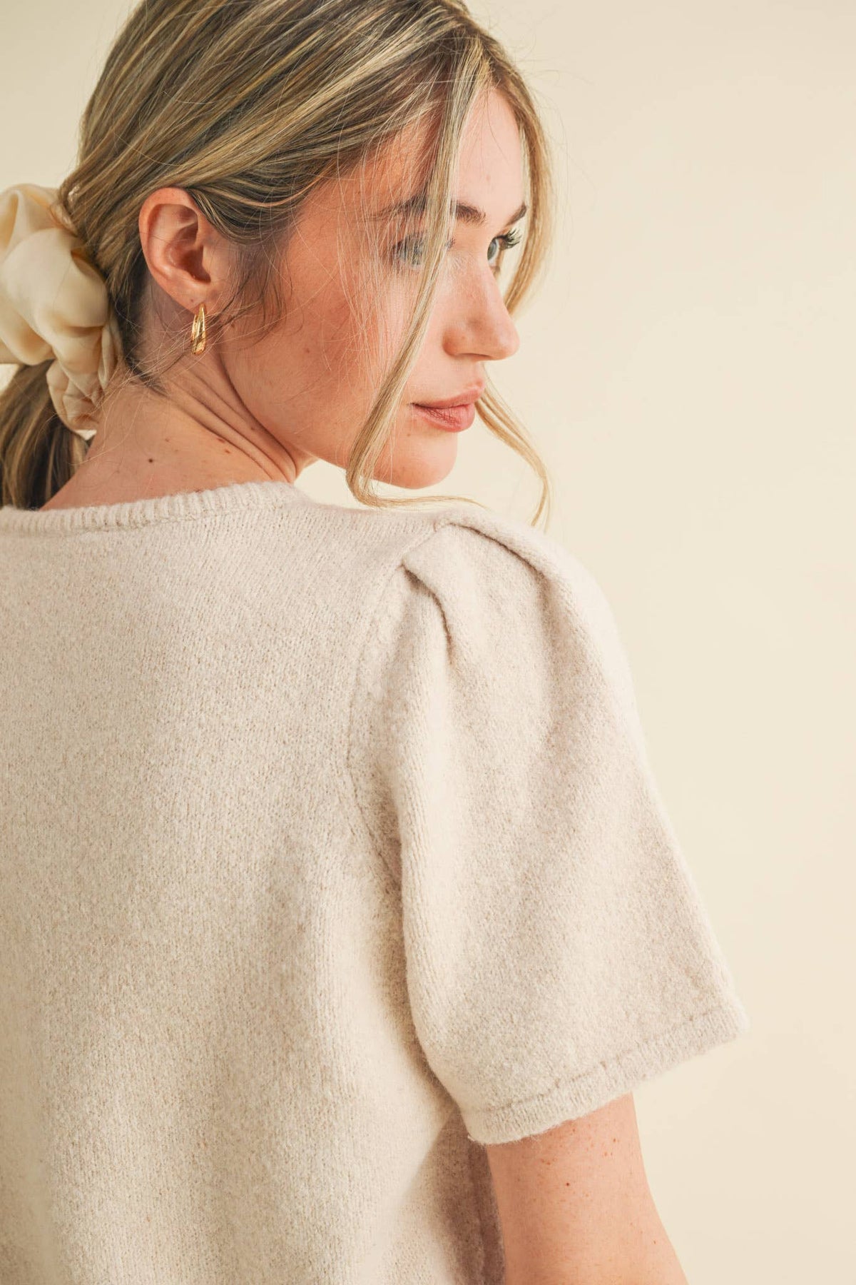 SHORT PUFF SLEEVE SWEATER CARDIGAN