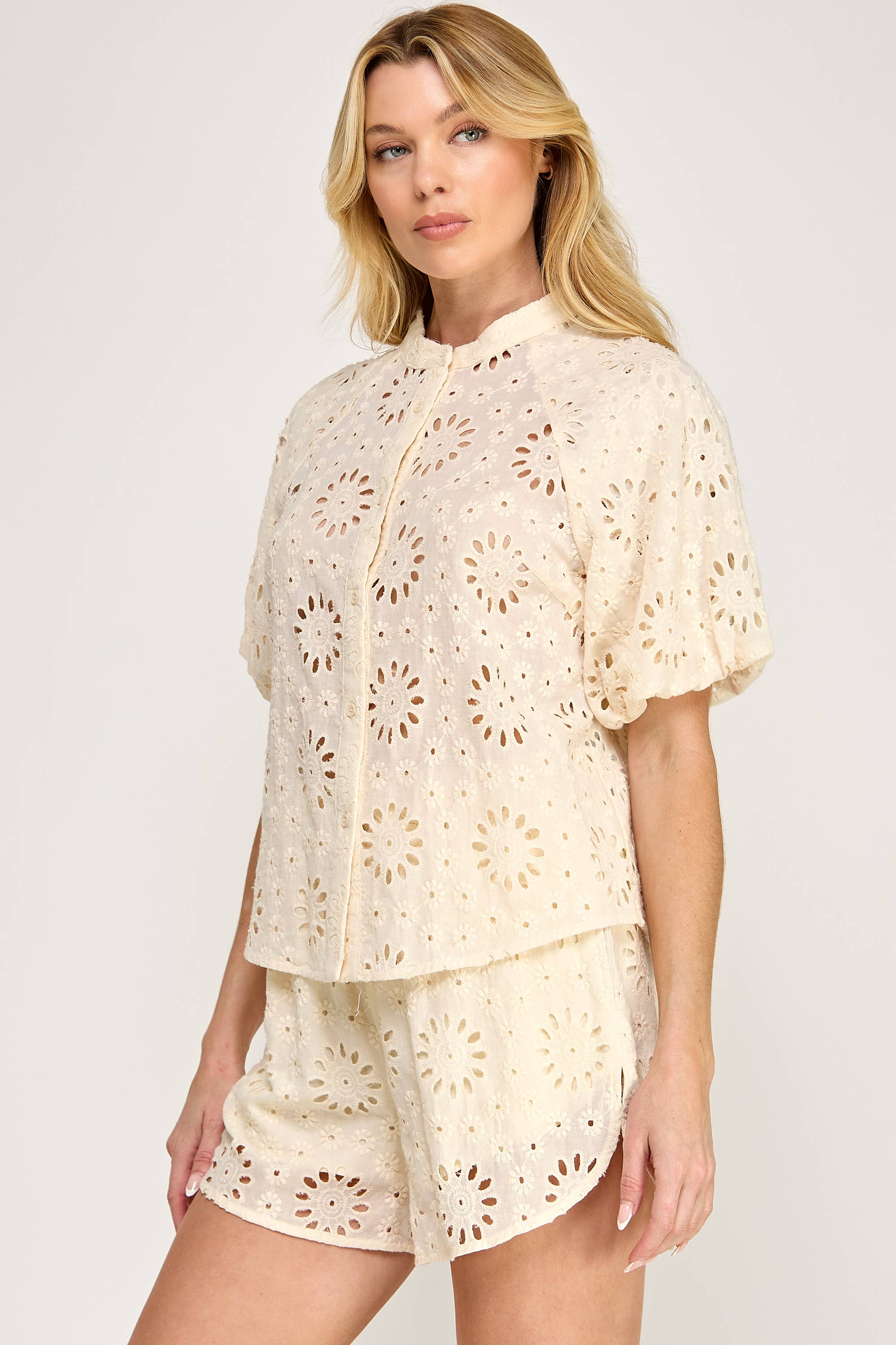 EYELET SHORT SLEEVE BLOUSE