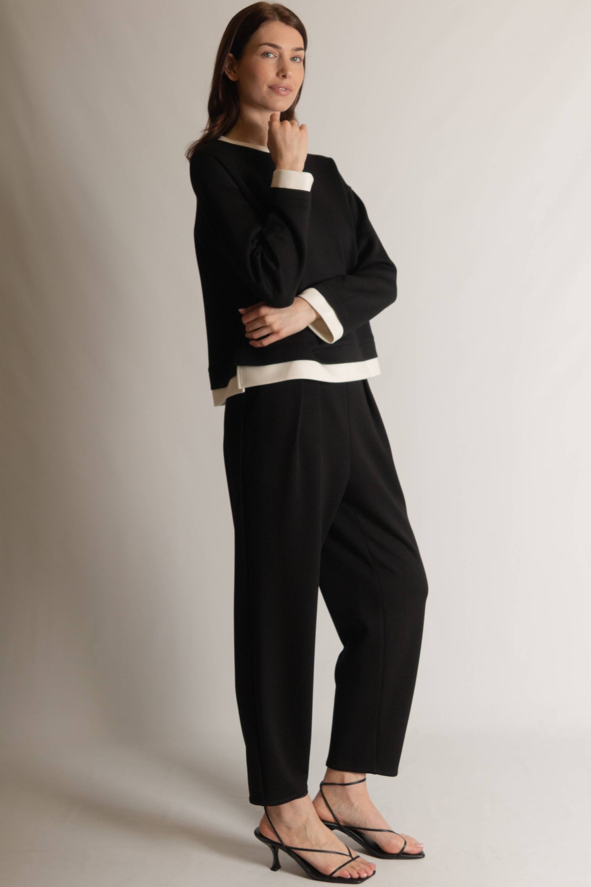 P. CILL Butter Modal Contrast Border Top