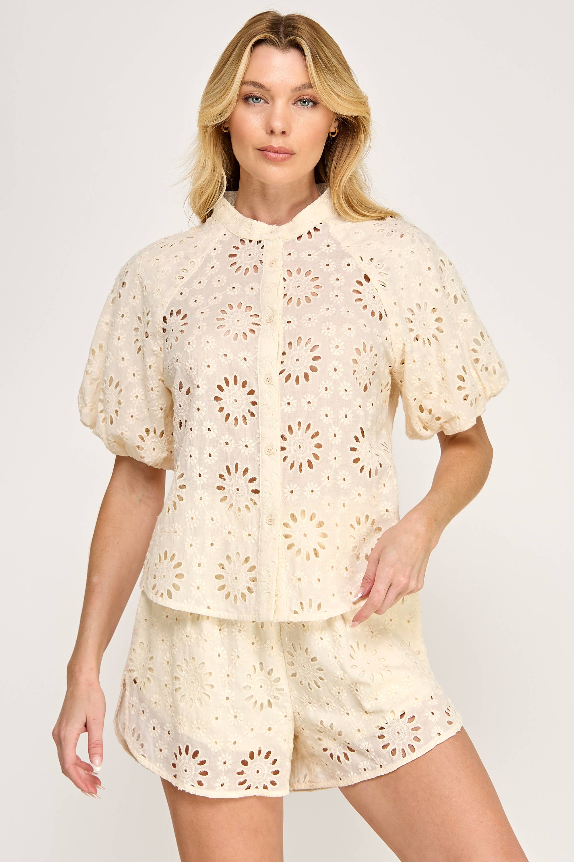 EYELET SHORT SLEEVE BLOUSE