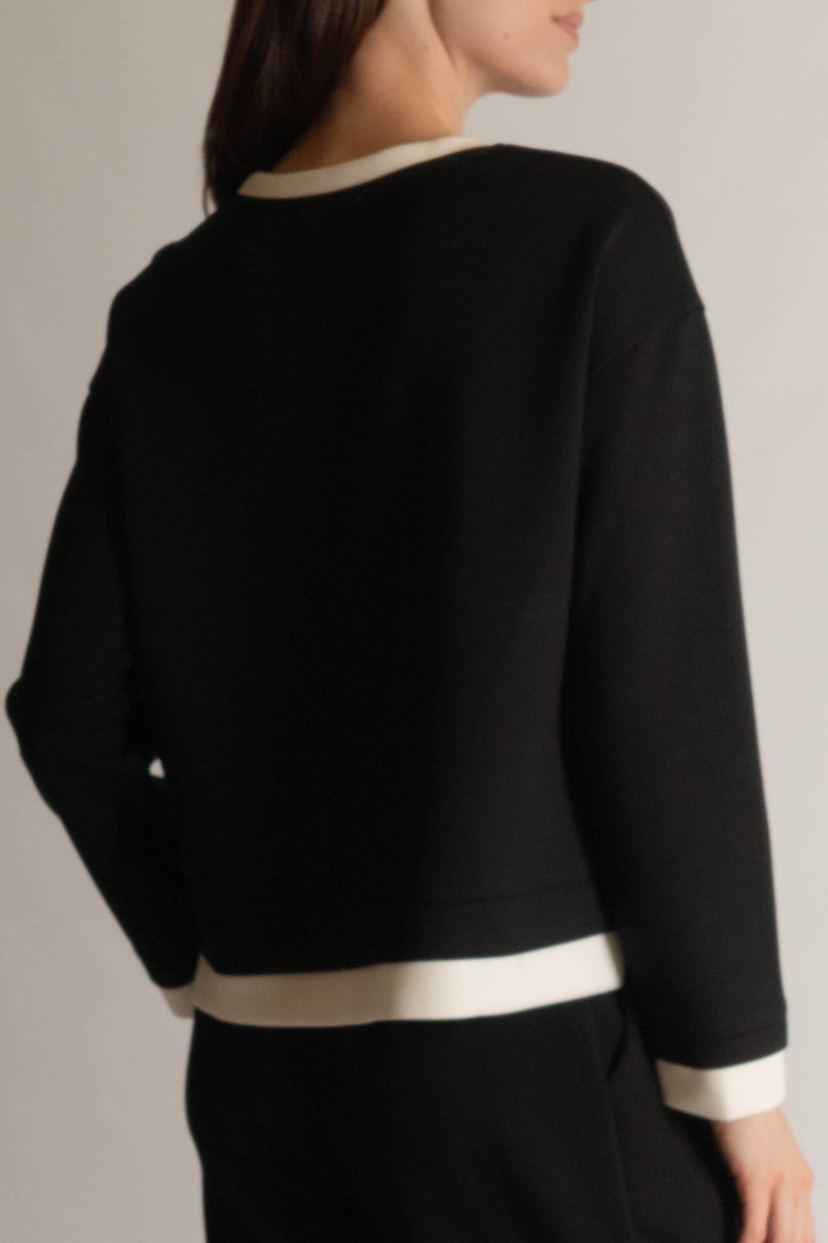 P. CILL Butter Modal Contrast Border Top