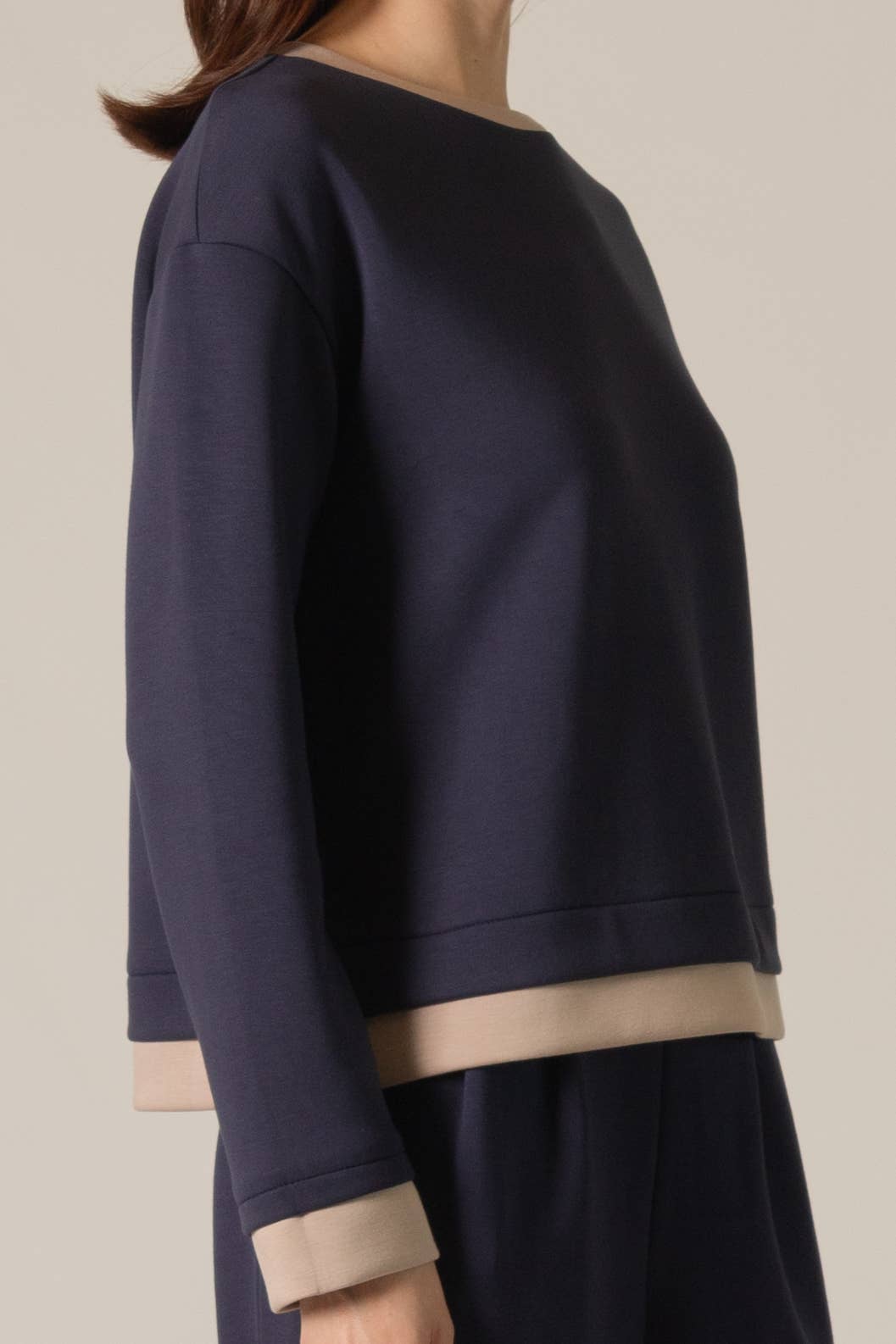 P. CILL Butter Modal Contrast Border Top