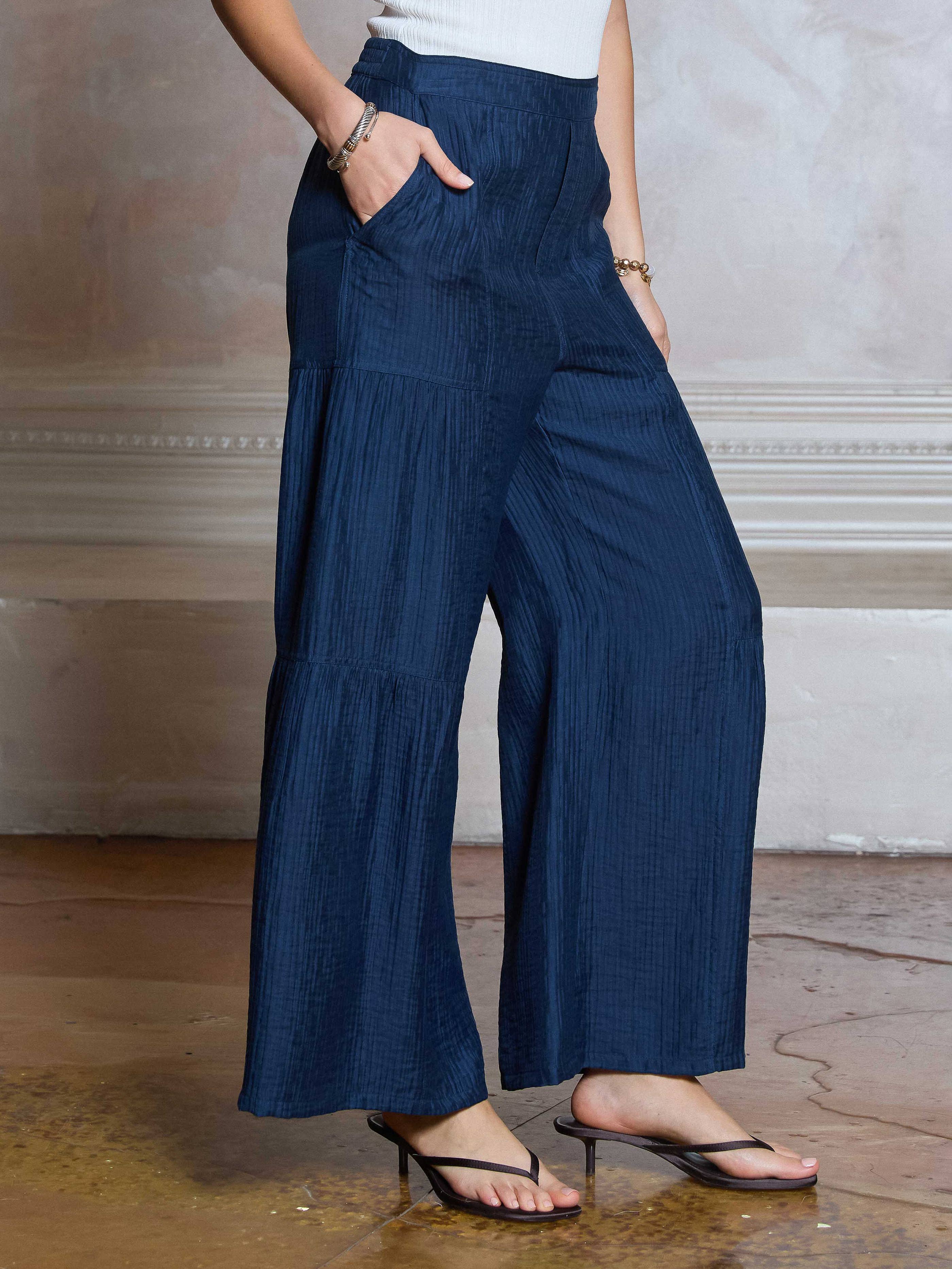 Textured Tiered Wide-leg Pants