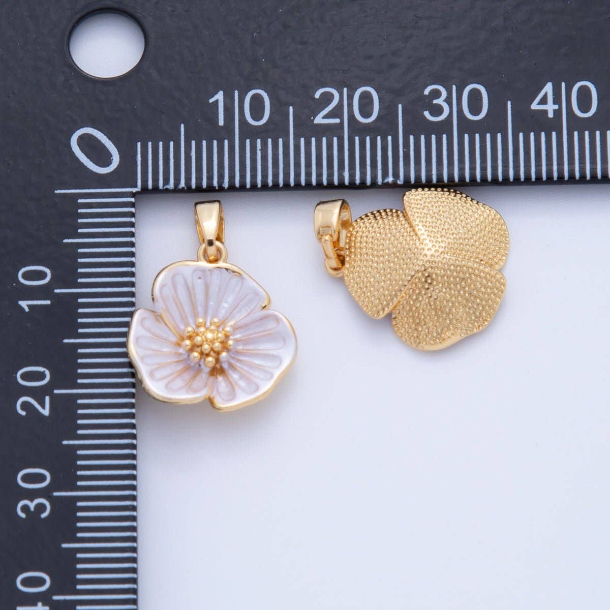 18K Gold Filled Enamel Flower Pendant | AH755