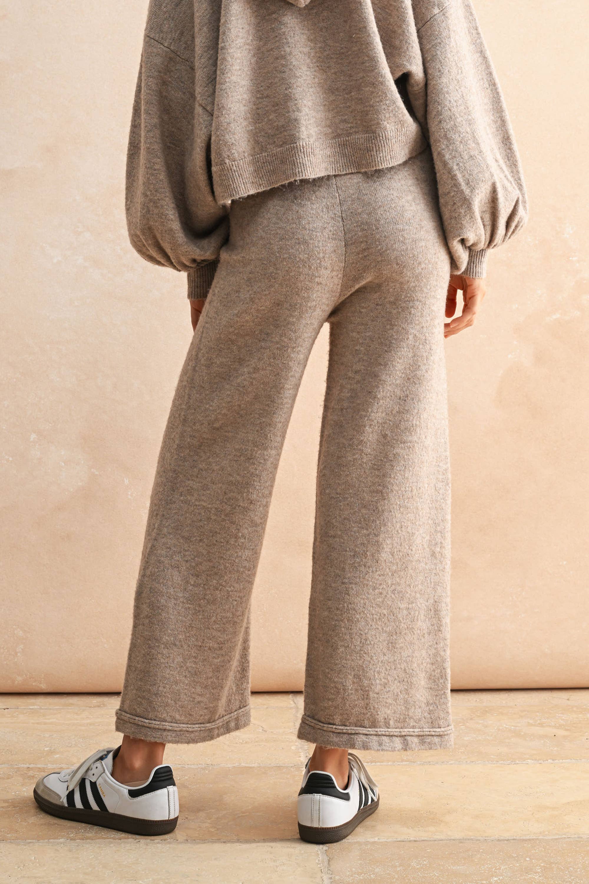 TWO TONE RIBBED WAIST BAND SWEATER PANTS